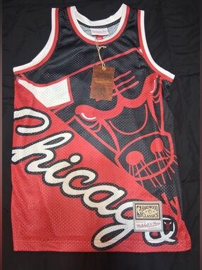 Mitchell & Ness Chicago Bulls Big Face Jersey Youth Medium 10-12 NWT